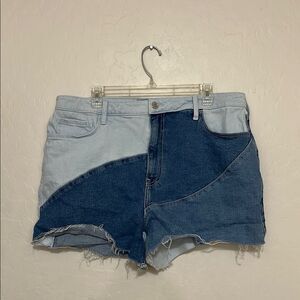Hollister Ultra High-Rise Mom Patchwork Denim Cut Off Modern Boho Shorts